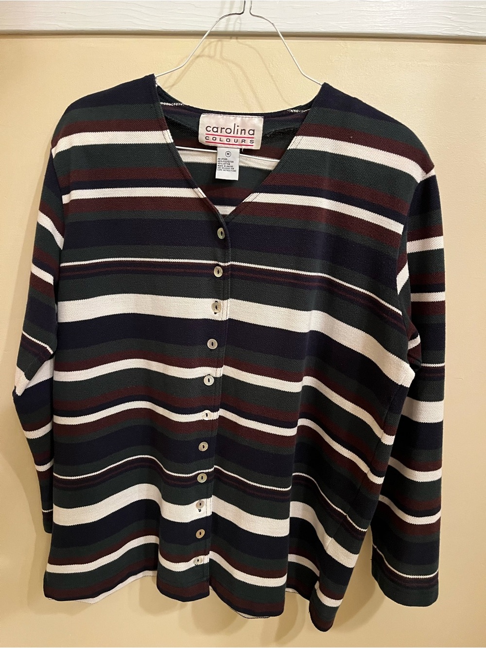 Carolina Colours navy, hunter green, cream striped women’s medium top, smokefree